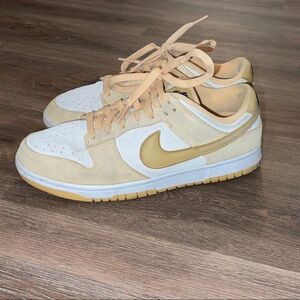Nike Athletic Shoes in White and Tan